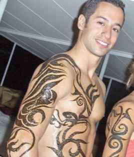 Tattoo henna on the guy